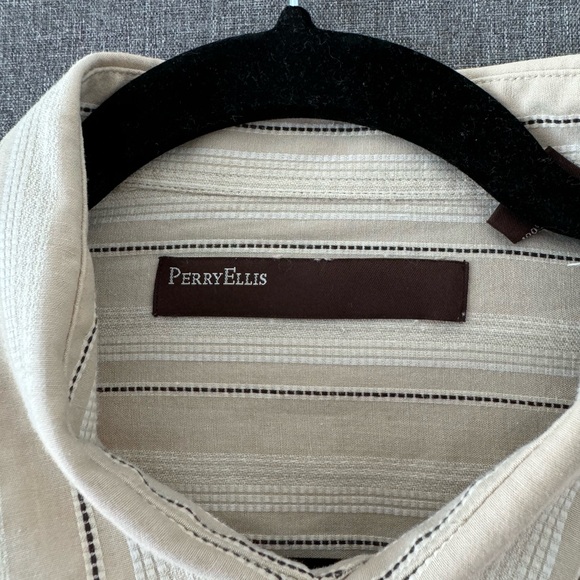 Perry Ellis Button-Up - Picture 3 of 7